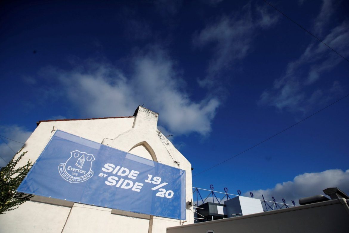 Fewer touches than Pickford: Moyes must axe Everton dud who lost 10 duels