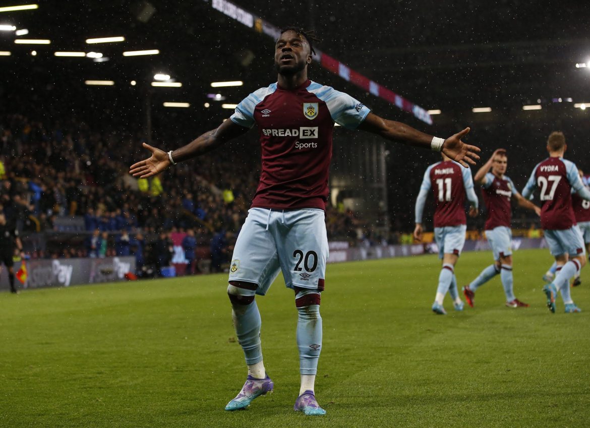 Everton "in talks" for Maxwel Cornet